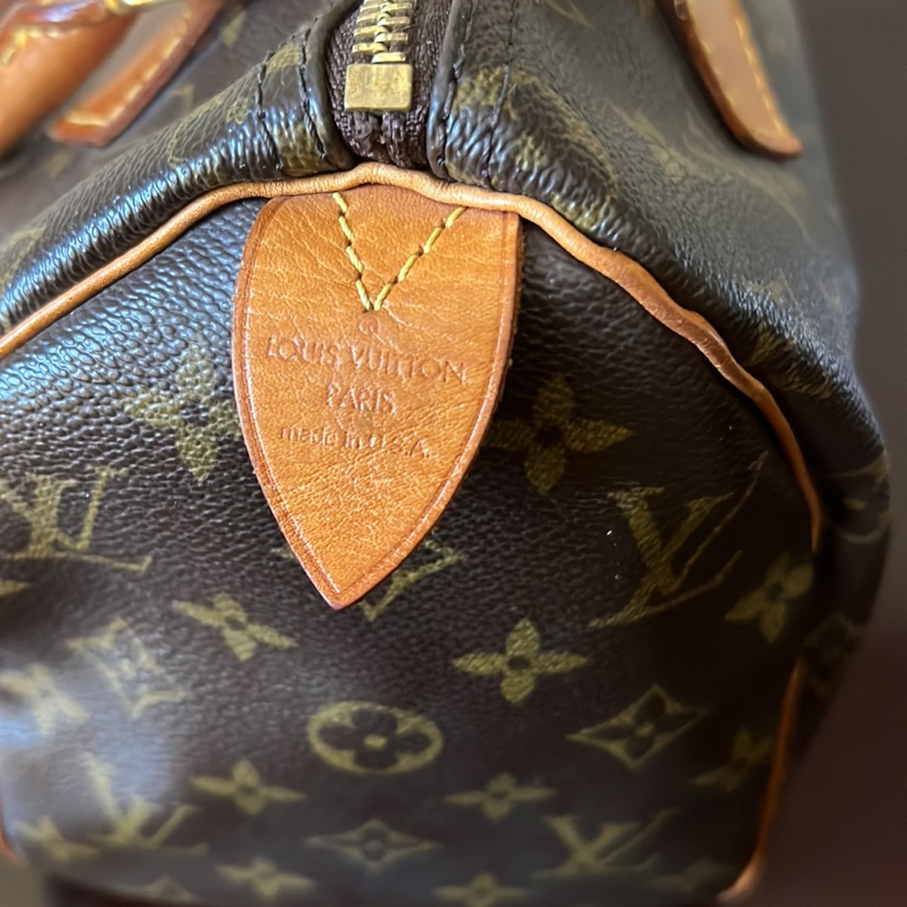 Authentic Lv - image 7